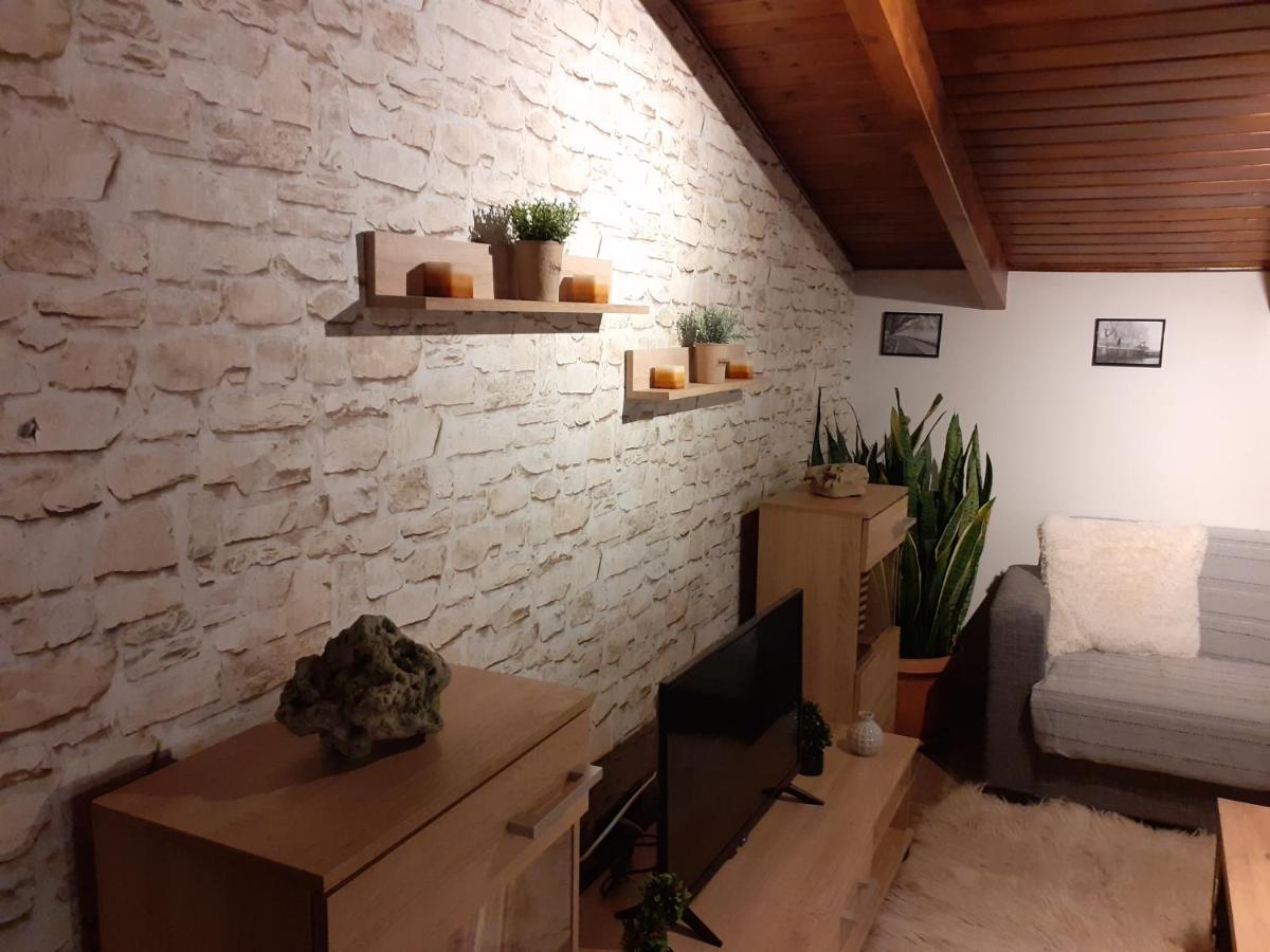 The View Attic Apartment Янина Екстериор снимка