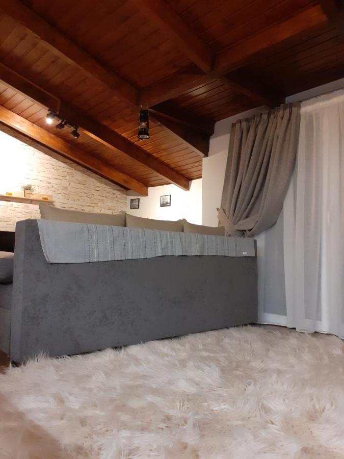 The View Attic Apartment Янина Екстериор снимка