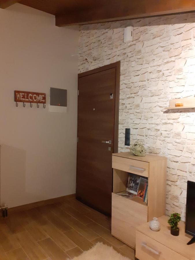 The View Attic Apartment Янина Екстериор снимка
