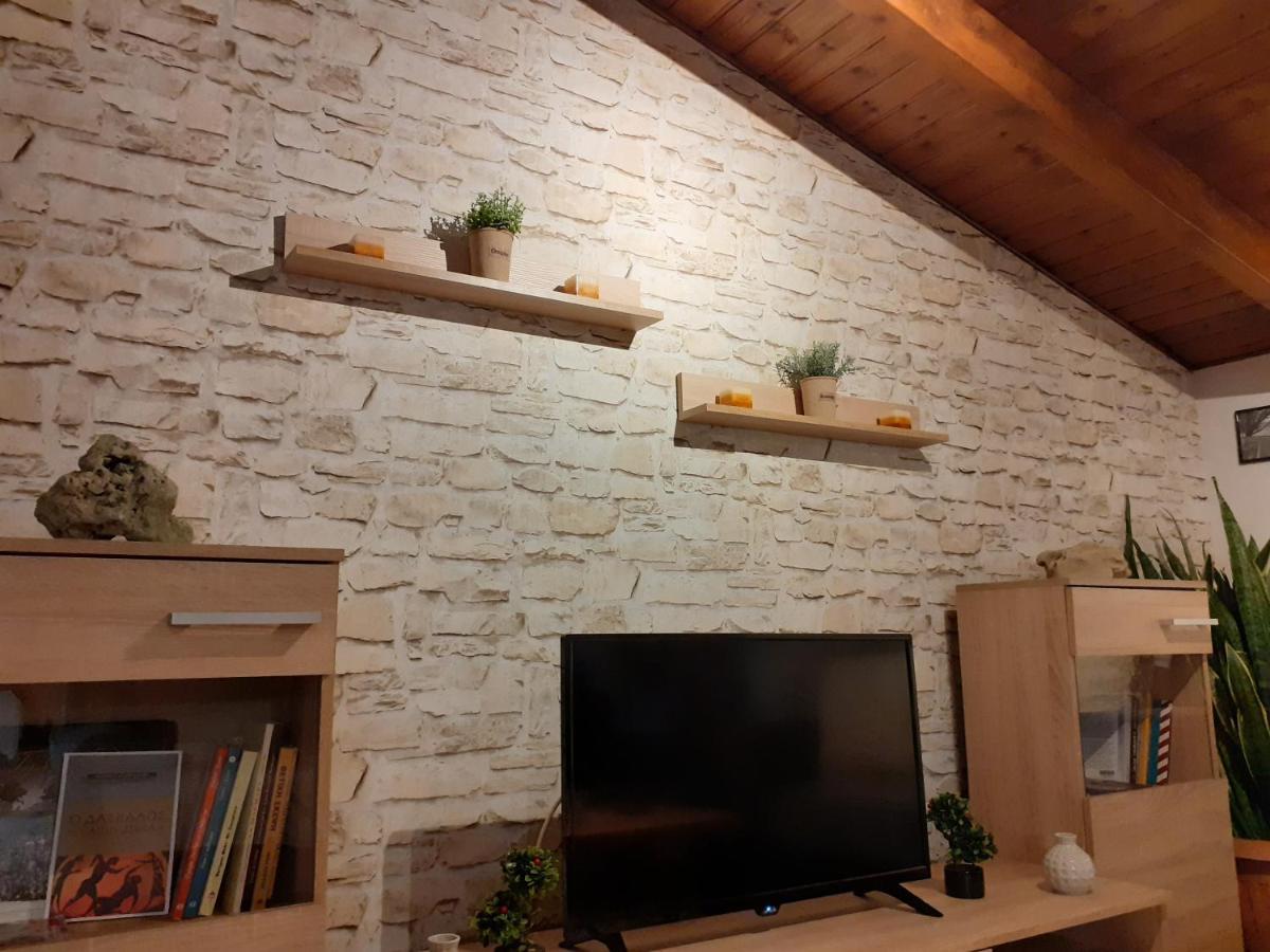 The View Attic Apartment Янина Екстериор снимка