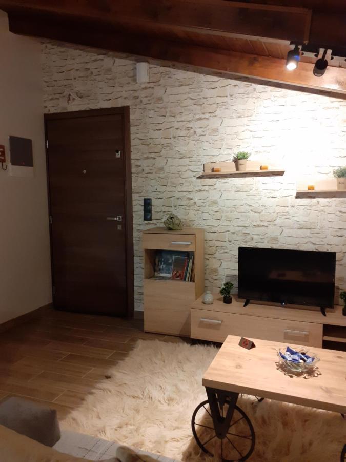 The View Attic Apartment Янина Екстериор снимка