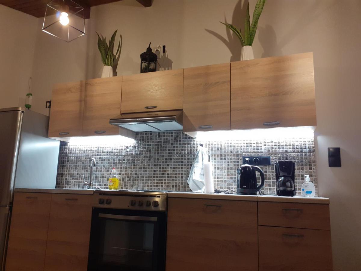 The View Attic Apartment Янина Екстериор снимка