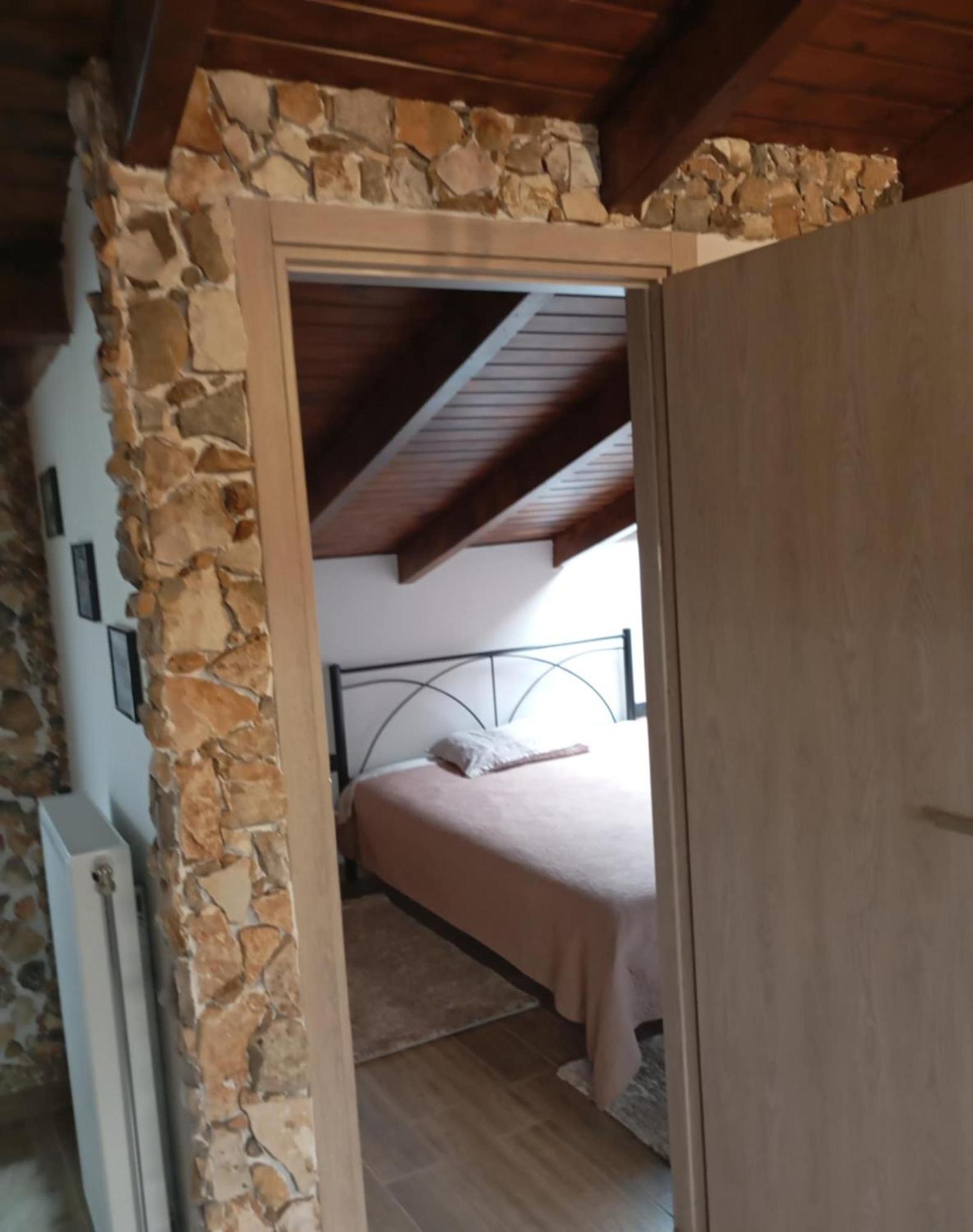The View Attic Apartment Янина Екстериор снимка