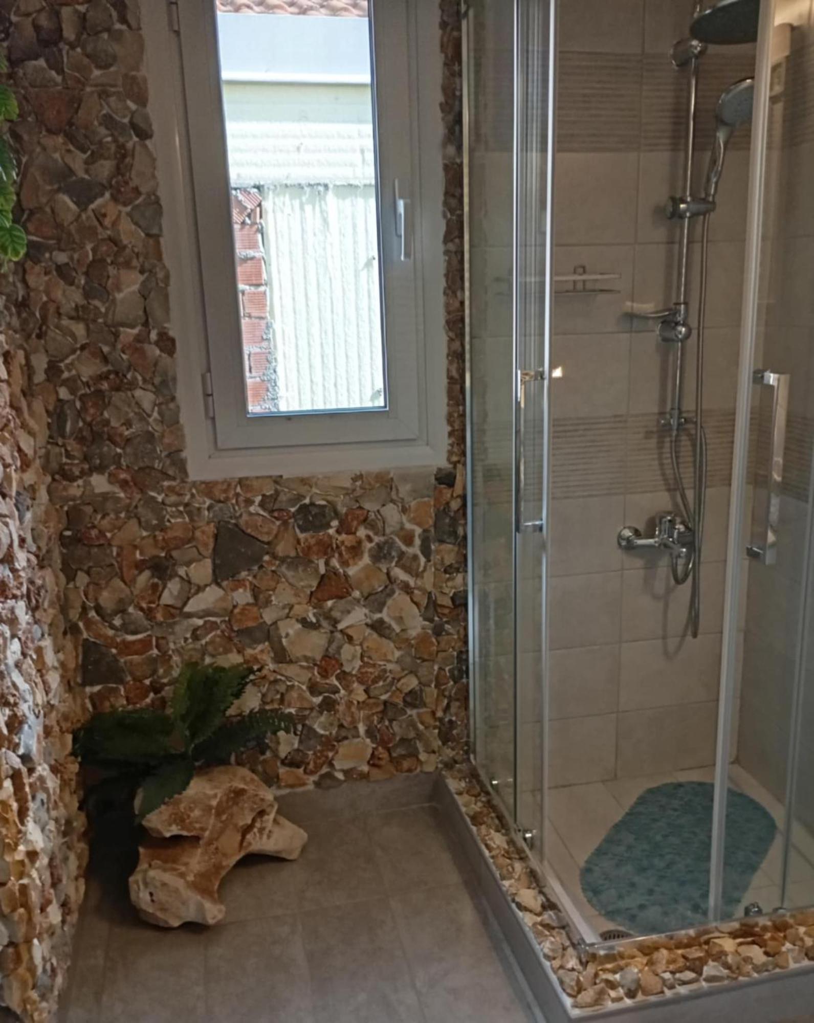 The View Attic Apartment Янина Екстериор снимка